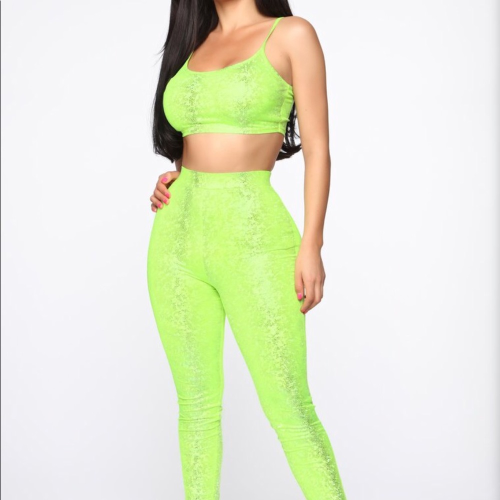 Fashion nova set size small